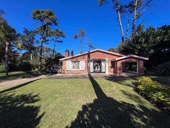 https://web5.gallito.com.uy/casa-entre-roosevelt-y-la-mansa-a-la-venta-inmuebles-25455504