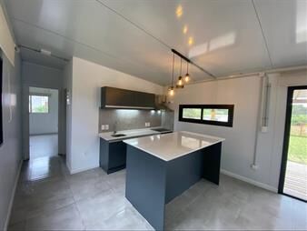 https://www.gallito.com.uy/casa-moderna-en-venta-chacras-del-pinar-increible-terreno-inmuebles-26831742