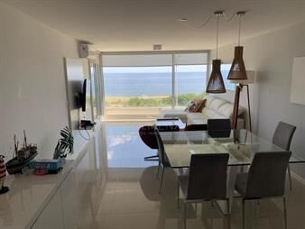 https://web5.gallito.com.uy/apartamento-con-muy-buena-vista-primera-linea-al-mar-inmuebles-25772048