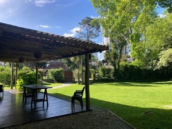 https://www.gallito.com.uy/alquiler-anual-de-casa-de-3-dormitorios-en-barrio-cantegril-inmuebles-24782932