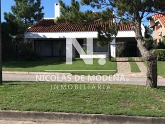 https://web5.gallito.com.uy/espectacular-casa-en-venta-yo-alquiler-en-zona-mansa-punta-inmuebles-24987269