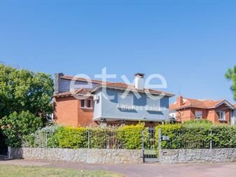 https://web5.gallito.com.uy/casa-alquiler-carrasco-a-metros-de-arocena-y-rambla-inmuebles-26682605