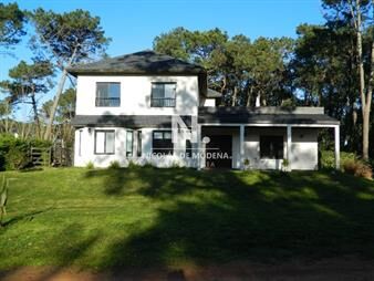 https://web5.gallito.com.uy/casa-en-venta-barrio-cerrado-la-arbolada-punta-del-este-inmuebles-25034002