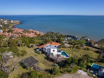 https://web5.gallito.com.uy/casa-de-4-dormitorios-en-venta-punta-del-este-inmuebles-22875814