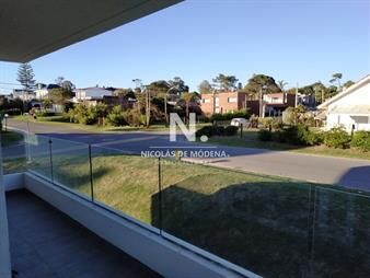 https://web5.gallito.com.uy/apartamento-en-venta-2-dormitorios-en-zona-mansa-con-parril-inmuebles-25037137