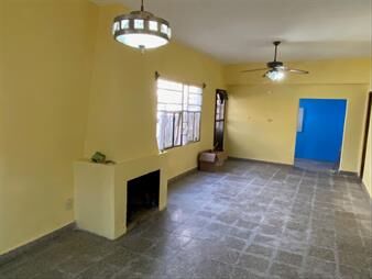 https://www.gallito.com.uy/a-una-cuadra-de-av-garzon-y-a-una-de-av-lezica-inmuebles-26288508