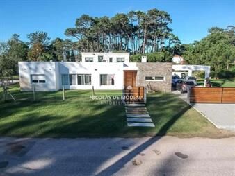 https://web5.gallito.com.uy/casa-acogedora-muy-iluminada-de-3-dormitorios-inmuebles-23518182