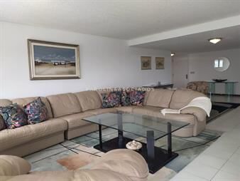 https://web5.gallito.com.uy/apartamento-en-venta-de-3-dormitorios-en-tiburon-punta-del-inmuebles-20947266