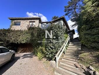 https://web5.gallito.com.uy/casa-de-3-dormitorios-con-piscina-en-marly-punta-del-este-inmuebles-26125869