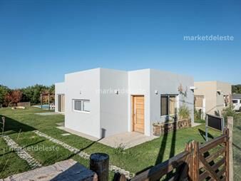https://www.gallito.com.uy/casa-en-punta-colorada-con-piscina-climatizada-inmuebles-26917803