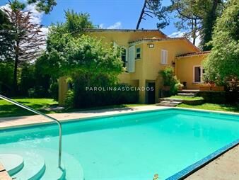 https://web5.gallito.com.uy/casa-en-venta-de-6-dormitorios-en-playa-mansa-punta-del-es-inmuebles-18264879