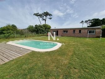 https://web5.gallito.com.uy/nueva-casa-de-3-dormitorios-en-punta-del-este-inmuebles-25035559