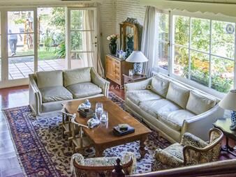 https://web5.gallito.com.uy/hermosa-casa-en-venta-de-3-dormitorios-en-mansa-punta-del-inmuebles-21289515
