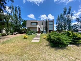 https://web5.gallito.com.uy/hermosa-casa-en-excelente-zona-inmuebles-24987914