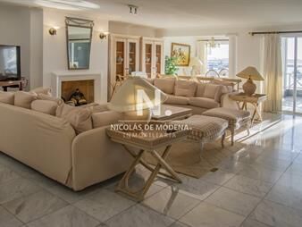 https://web5.gallito.com.uy/apartamento-en-peninsula-en-venta-de-4-dormitorios-frente-a-inmuebles-25037860