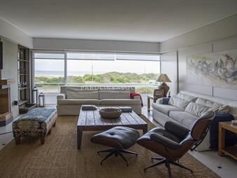 https://web5.gallito.com.uy/hermoso-apartamento-en-venta-de-4-dormitorios-en-aguas-azul-inmuebles-23560990