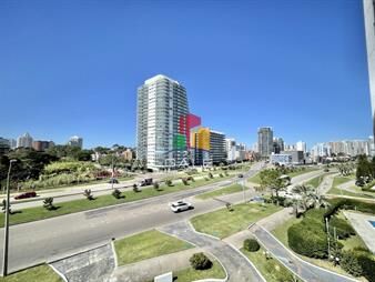 https://web5.gallito.com.uy/venta-de-apartamento-de-2-dormitrios-en-mansa-a-pasos-de-en-inmuebles-26156733