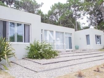 https://web5.gallito.com.uy/casa-a-la-venta-en-la-barra-inmuebles-25034787