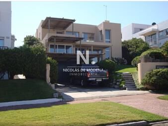 https://web5.gallito.com.uy/exclusiva-casa-en-venta-en-punta-del-este-inmuebles-25033581