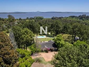 https://web5.gallito.com.uy/casa-en-las-cumbres-punta-ballena-en-venta-completamente-inmuebles-25043216