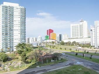 https://www.gallito.com.uy/departamento-de-2-dormitorios-en-venta-en-torre-moderna-a-m-inmuebles-25470697