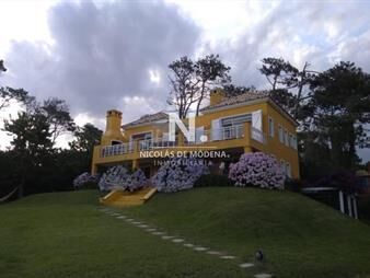 https://web5.gallito.com.uy/hermosa-casa-en-barrio-privado-de-la-barra-inmuebles-25035463