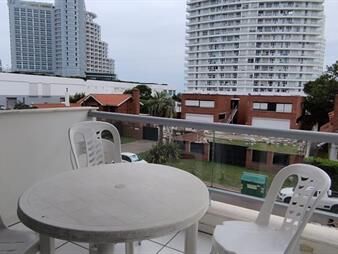 https://www.gallito.com.uy/apartamento-en-cap-breton-2-dormitorios-punta-del-este-inmuebles-26874651