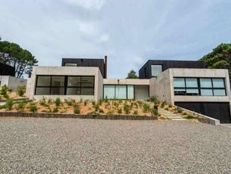 https://web5.gallito.com.uy/venta-casa-en-club-del-lago-punta-ballena-uruguay-inmuebles-26917177