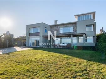 https://web5.gallito.com.uy/venta-de-casa-de-4-dormitorios-en-pinares-punta-del-este-inmuebles-25851990