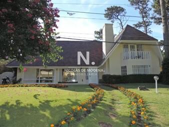 https://web5.gallito.com.uy/casa-en-venta-de-5-dormitorios-en-lugano-punta-del-este-inmuebles-23358224