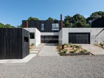 https://web5.gallito.com.uy/casa-en-club-del-lago-moderna-al-mar-inmuebles-26923262