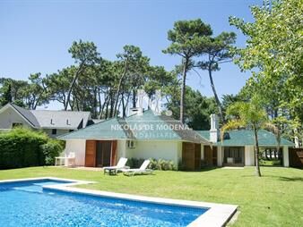 https://web5.gallito.com.uy/hermosa-casa-en-punta-del-este-inmuebles-24987488