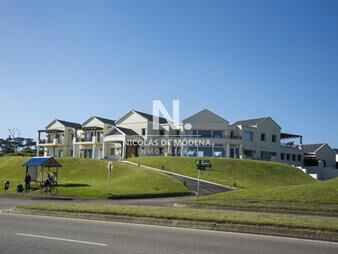 https://www.gallito.com.uy/espectacular-mansion-frente-al-mar-playa-mansa-inmuebles-26392173