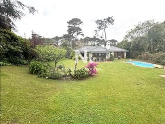 https://web5.gallito.com.uy/vende-casa-en-cantegril-en-punta-del-este-de-3-dormitorios-inmuebles-26212401