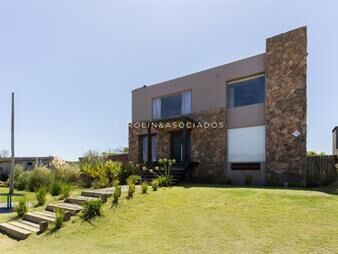 https://web5.gallito.com.uy/casa-en-venta-de-4-dormitorios-en-la-juanita-josã©-ignacio-inmuebles-26973892