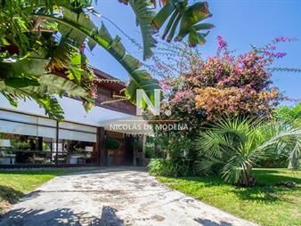 https://web5.gallito.com.uy/vende-casa-de-5-dormitorios-mas-dep-de-servicio-en-punta-d-inmuebles-26988773