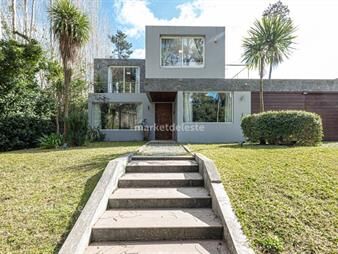 https://www.gallito.com.uy/casa-en-pinares-4-dormitorios-inmuebles-26242145