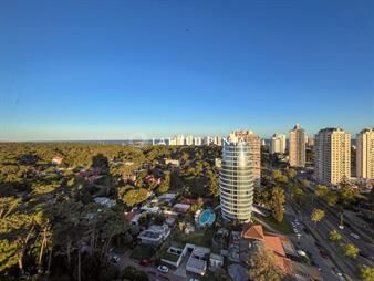 https://web5.gallito.com.uy/apartamento-de-3-dormitorios-con-vista-al-mar-en-roosevelt-inmuebles-26995364