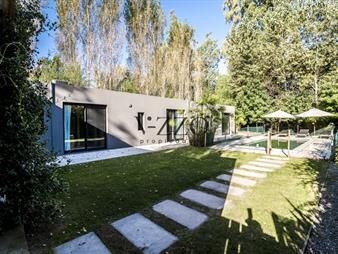 https://web5.gallito.com.uy/excelente-casa-minimalista-en-barrio-privado-la-arbolada-inmuebles-25644136