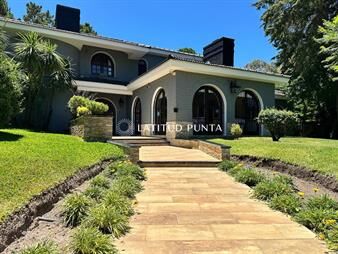 https://web5.gallito.com.uy/lugano-amplia-casa-en-venta-inmuebles-26845491