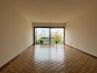 https://www.gallito.com.uy/casatroja-venta-apto-3-dormitorios-villa-biarritz-inmuebles-26852335