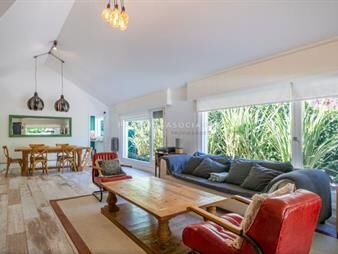 https://www.gallito.com.uy/venta-de-casa-de-4-dormitorios-en-san-rafael-punta-del-es-inmuebles-26325593