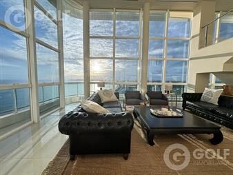 https://www.gallito.com.uy/venta-de-exclusivo-duplex-4-dormitorios-sobre-playa-mansa-p-inmuebles-25617741