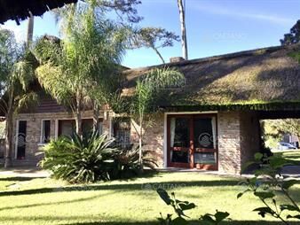 https://www.gallito.com.uy/casa-en-pinares-3-dormitorios-con-piscina-y-parrillero-inmuebles-19751567