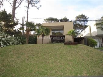 https://web5.gallito.com.uy/casa-en-venta-de-5-dormitorios-en-montoya-punta-del-este-inmuebles-25549960