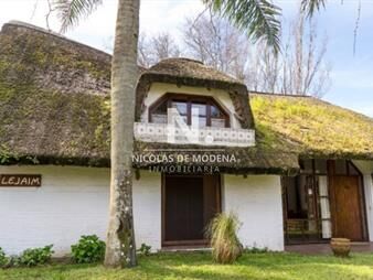 https://web5.gallito.com.uy/vende-casa-de-3-dormitorios-en-pinares-excelente-entorno-inmuebles-26487371