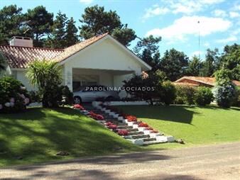 https://web5.gallito.com.uy/hermosa-propiedad-en-venta-de-3-dormitorios-en-cantegril-p-inmuebles-19595675