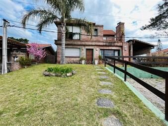 https://web5.gallito.com.uy/hermosa-casa-en-venta-de-5-dormitorios-en-mansa-punta-del-inmuebles-22065647