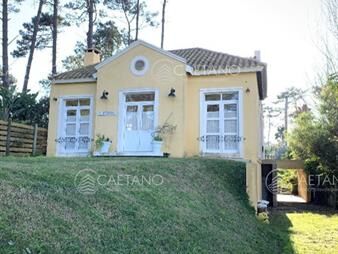 https://web5.gallito.com.uy/venta-casa-5-dormitorios-montoya-la-barra-inmuebles-27037294