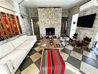 https://www.gallito.com.uy/casa-moderna-en-venta-y-alquiler-anual-de-tres-dormitorios-inmuebles-25940825